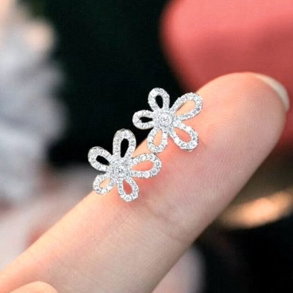 New 925 Silver Diamond Flower Studs - Picture 3 of 5